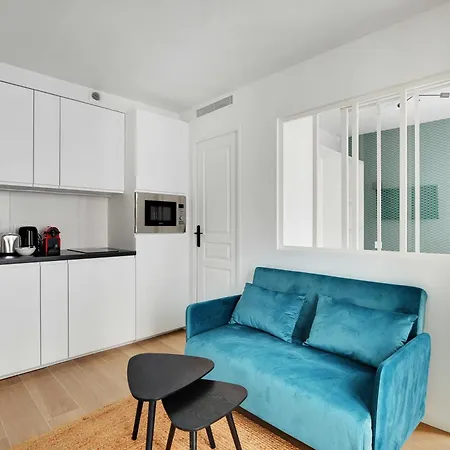 Newly Renovated Republique