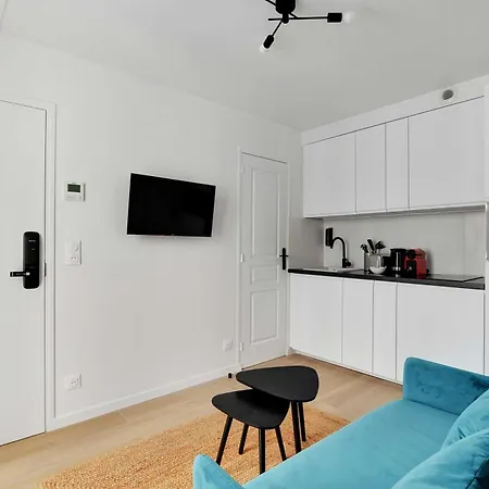 Newly Renovated Republique Apartamento *